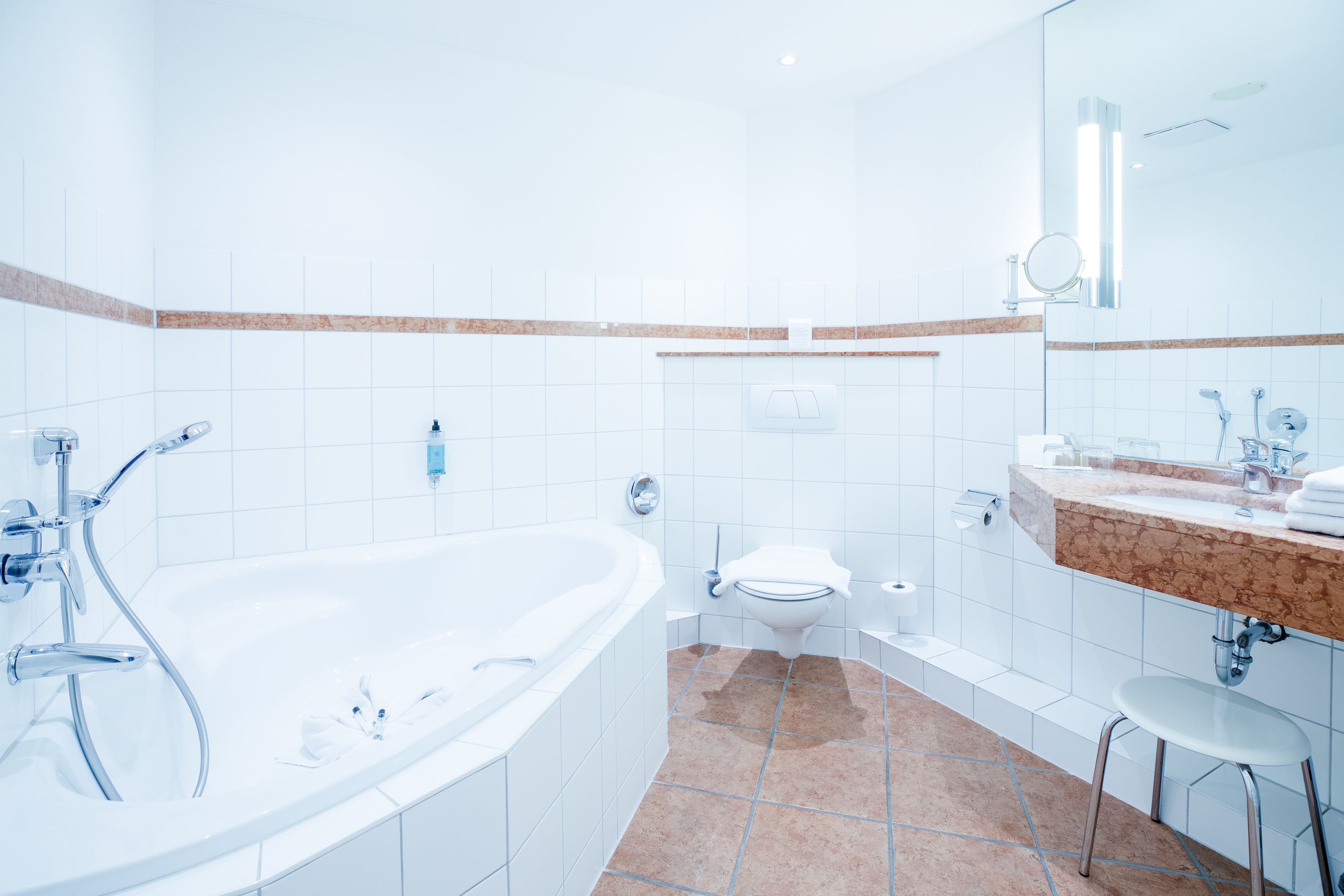 Bad mit Badewanne
